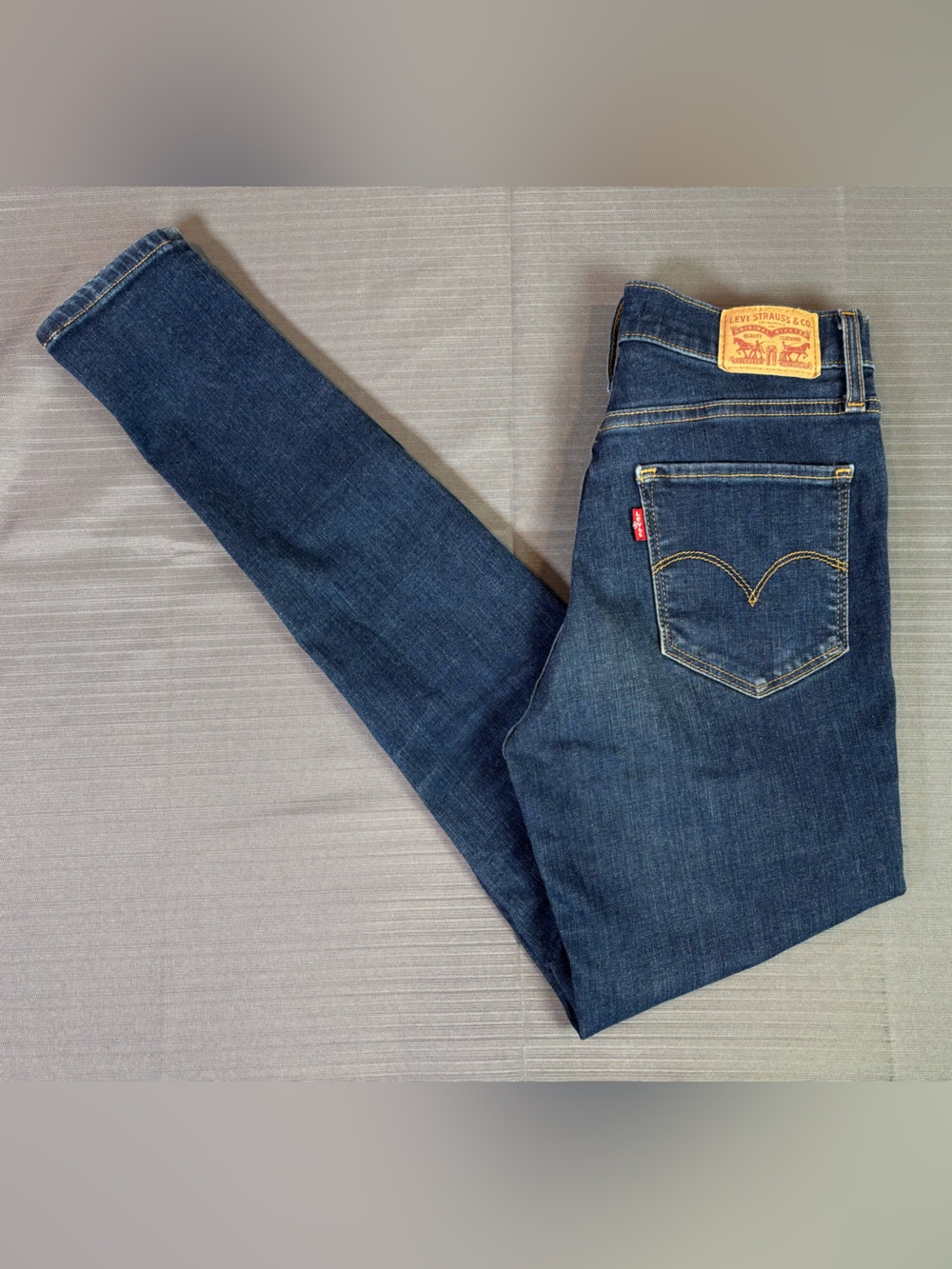 Levi’s 720 High Rise Super Skinny Jeans Dark Wash Stretch W27